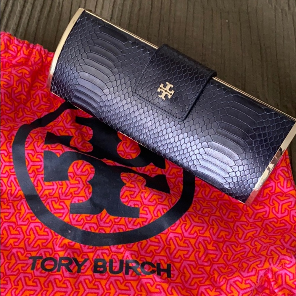 Tory Burch Alligator Clutch in Navy/Gold